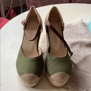 Brand New! Size 6.5 green wedge espadrilles